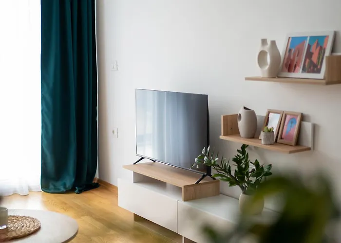 Wind Down In East Gate Living *