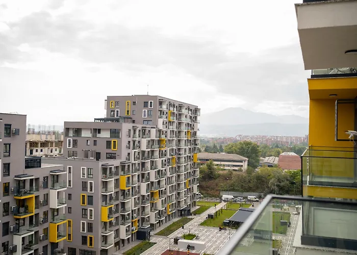 Wind Down In East Gate Living Apartment